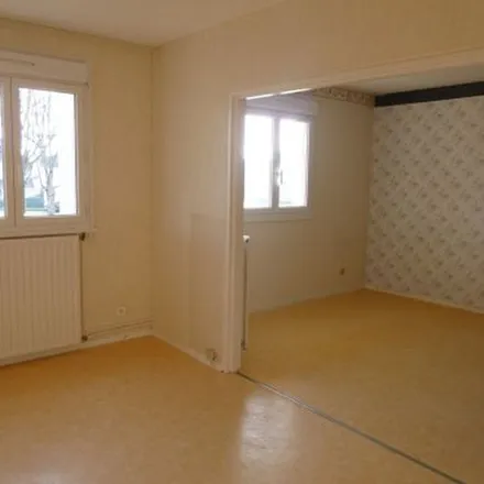 Rent this 1 bed apartment on 6 Rue Molière in 18200 Saint-Amand-Montrond, France