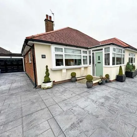 Buy this 2 bed house on Pine Crescent in Poulton-le-Fylde, FY6 8EB