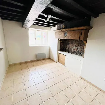 Rent this 2 bed apartment on 6 Route Nationale 6 in 71000 Varennes-lès-Mâcon, France