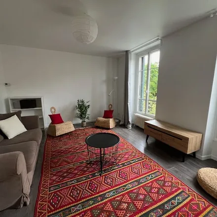 Rent this 4 bed apartment on 40 Avenue Kléber in 78110 Le Vésinet, France