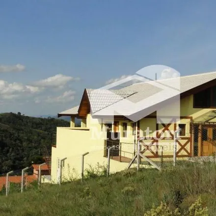 Buy this 3 bed house on Avenida Doutor Januário Miraglia 926 in Vila Abernéssia, Campos do Jordão - SP