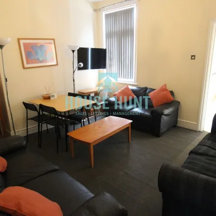 Rent this 5 bed apartment on 54 Tiverton Road in Selly Oak, B29 6BP