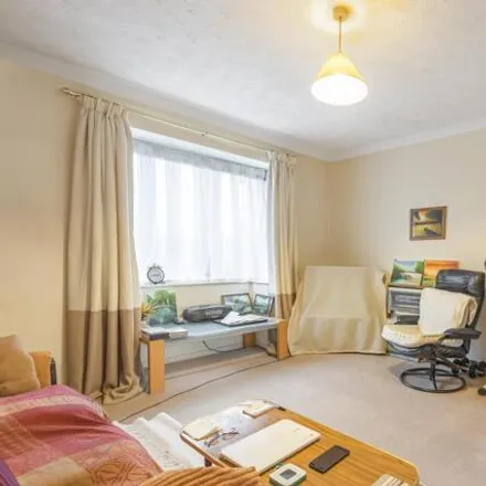 Image 3 - Bruce Close, Slough, SL1 9AS, United Kingdom - Apartment for sale