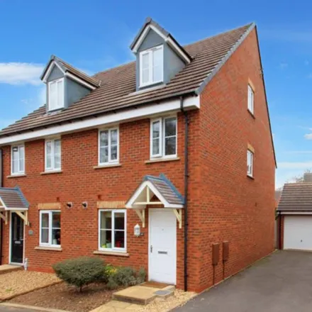 Rent this 3 bed townhouse on Williams Crescent in Shifnal, TF11 9QE