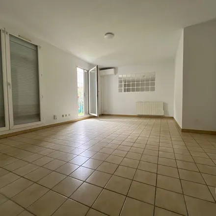 Rent this 3 bed apartment on 20 Rue de la Mounéda in 34296 Montpellier, France