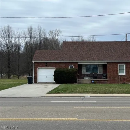 Buy this 3 bed house on 2240 Parkman Road Northwest in Warren, OH 44485