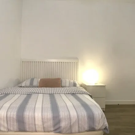 Rent this 6 bed room on Madrid in Casa Vilota, Calle de la Concepción Jerónima