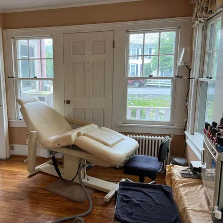 Image 8 - TLC Salon and Spa, 801 Broad Street, Milford, Pike County, PA 18337, USA - House for sale