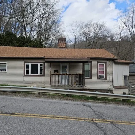Buy this 2 bed house on 1331 Lincoln Avenue in Lincoln Heights, Steubenville