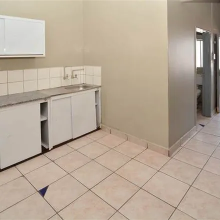 Image 5 - Van der Merwe Street, Hillbrow, Johannesburg, 2001, South Africa - Apartment for rent