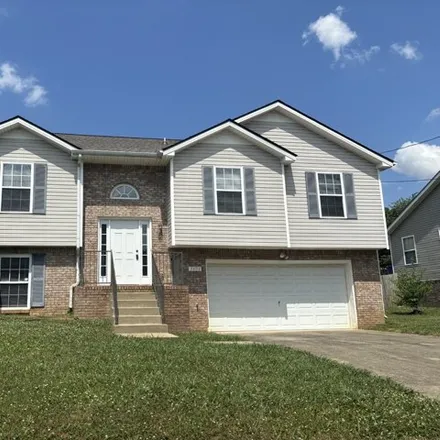 Rent this 4 bed house on 3404 Queensbury Rd in Clarksville, Tennessee