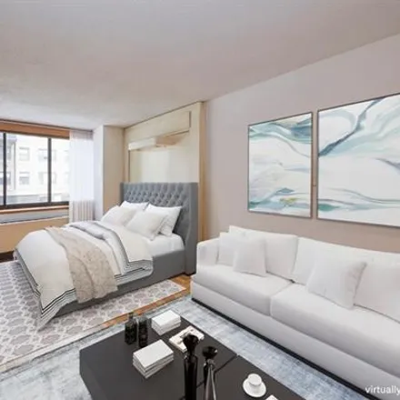 Image 3 - 250 EAST 40TH STREET 3C in New York - Apartment for sale