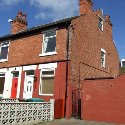 Rent this 3 bed townhouse on 605 Berridge Road West in Nottingham, NG7 5LE