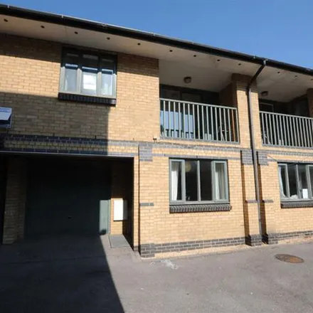 Rent this 3 bed apartment on Ashmole Place in Oxford, OX4 6TN