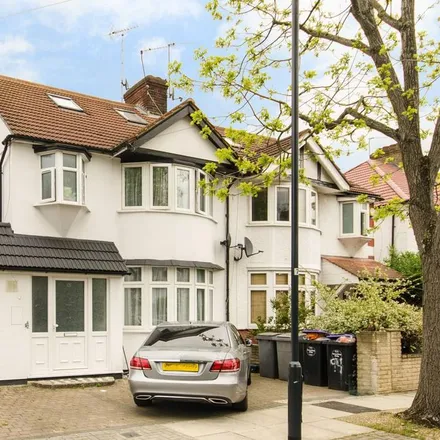 Rent this 5 bed duplex on Gladstone Park Primary School in Sherrick Green Road, Dudden Hill