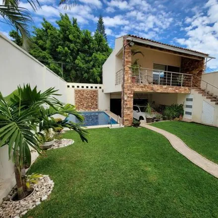 Rent this 3 bed house on Avenida de los Cizos in Quintana Roo, 62070 Cuernavaca