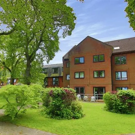 Buy this 1 bed apartment on High Oaks Close in Park Gate, SO31 6SX