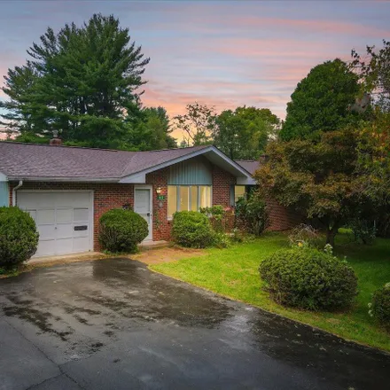 Buy this 3 bed house on 924 Stokes Mill Road in Arlington Heights, Monroe County