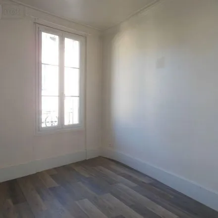 Rent this 2 bed apartment on 8 Boulevard Toutain in 28200 Châteaudun, France