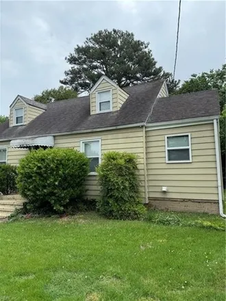 Buy this 3 bed house on 8 Roberts Court East in Portsmouth, VA 23701
