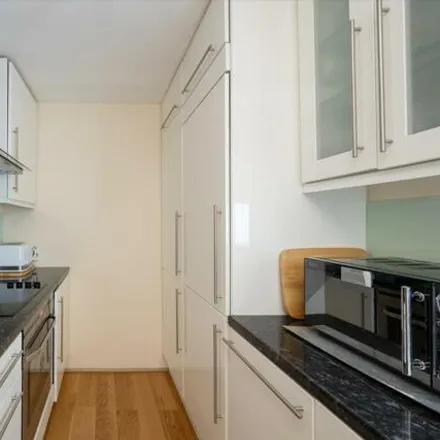 Image 4 - 121 Victoria Road, London, NW6 6TD, United Kingdom - Apartment for sale