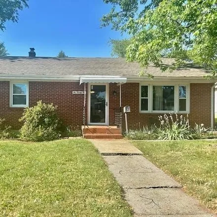 Buy this 3 bed house on 174 Troy Avenue Northeast in Roanoke, VA 24012