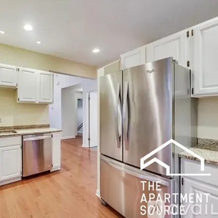 Rent this 4 bed duplex on 3110 N Clybourn Ave
