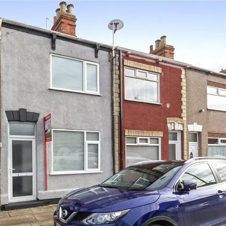 Rent this 3 bed townhouse on Weelsby Street in Grimsby, DN32 7FB