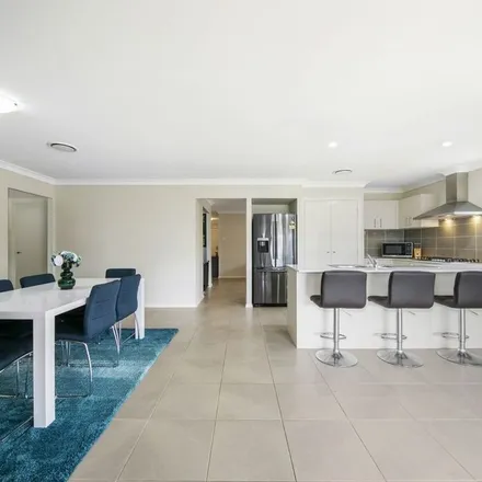 Image 5 - Golden Whistler Avenue, Aberglasslyn NSW 2320, Australia - Apartment for rent
