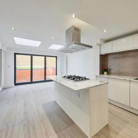 Image 2 - Waterlily House, Leopold Road, London, SW19 7JF, United Kingdom - Townhouse for rent