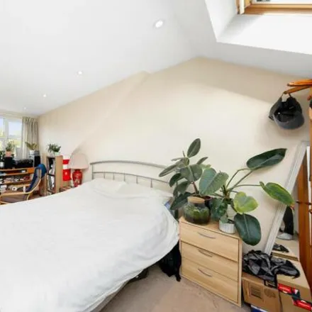 Image 3 - Gillespie Park Nature Reserve, Seven Sisters Road, London, N4 2HX, United Kingdom - Townhouse for sale