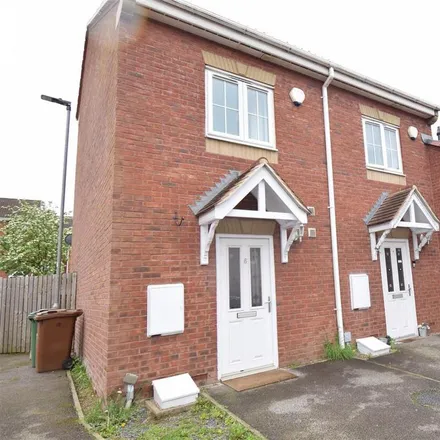 Rent this 3 bed townhouse on Dewsbury Road in Gawthorpe, WF5 8BX