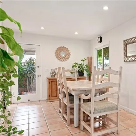 Image 6 - 24298 Gilmore Street, Los Angeles, CA 91307, USA - House for sale