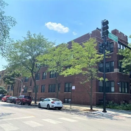 Rent this 4 bed apartment on 3554-3558 North Racine Avenue in Chicago, IL 60657