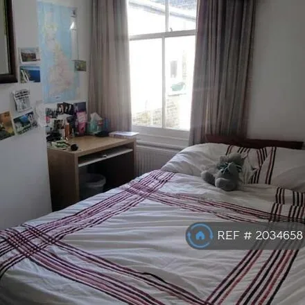 Image 2 - Littlebury Road, London, SW4 6EY, United Kingdom - Apartment for rent