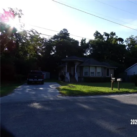 Buy this 3 bed house on 1321 Heidt Avenue in Garden City, Chatham County