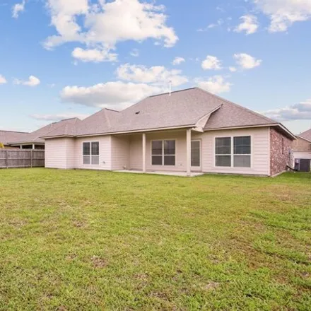 Image 2 - 364 Forest Grove Drive, Youngsville, LA 70592, USA - House for sale