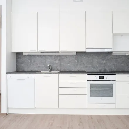 Rent this 3 bed apartment on Makkarajärvenkatu 80 A in 33720 Tampere, Finland