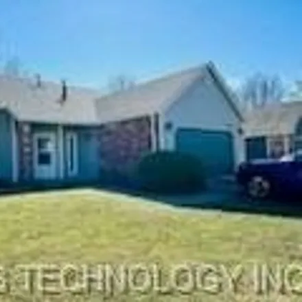 Buy this 3 bed house on 9220 East 98th Street in Tulsa, OK 74133