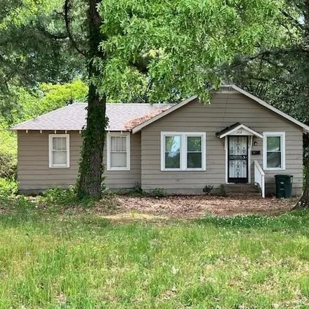 Buy this 3 bed house on 3438 Ardmore St in Memphis, Tennessee