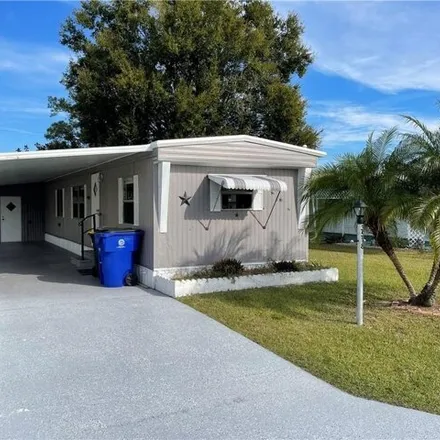 Buy this studio apartment on 3518 Fairmount Drive in Sebring, FL 33870