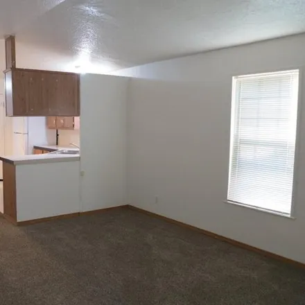Image 3 - 946 West 1st Street, Cheney, WA 99004, USA - Apartment for sale