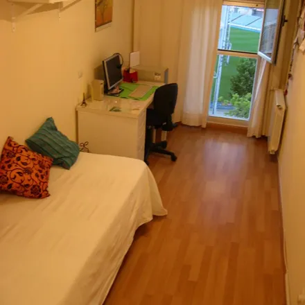Rent this 2 bed apartment on Coliseum in Avenida Teresa de Calcuta, 28093 Getafe