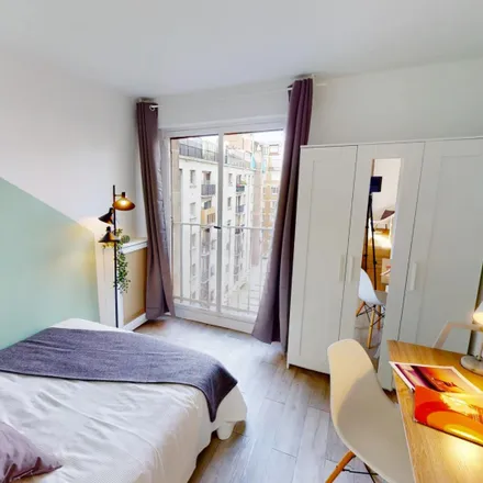 Rent this 4 bed room on 11 Rue Roger Bacon in 75017 Paris, France