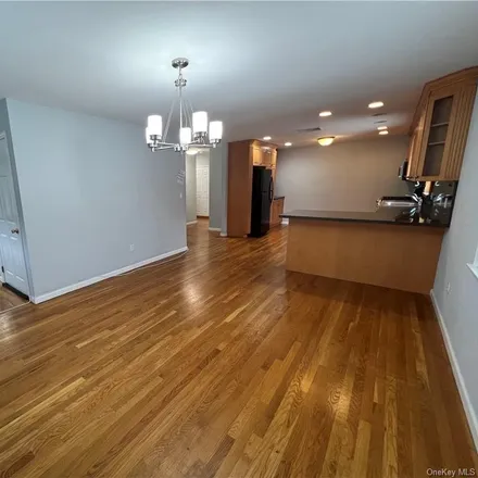 Rent this 3 bed townhouse on 31 Washington Avenue North in North White Plains, North Castle