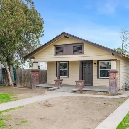 Buy this 3 bed house on 3665 East Illinois Avenue in Fresno, CA 93702
