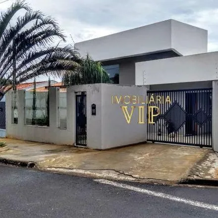Buy this 3 bed house on Rua Lúcia Lazarini in Ernani, Londrina - PR