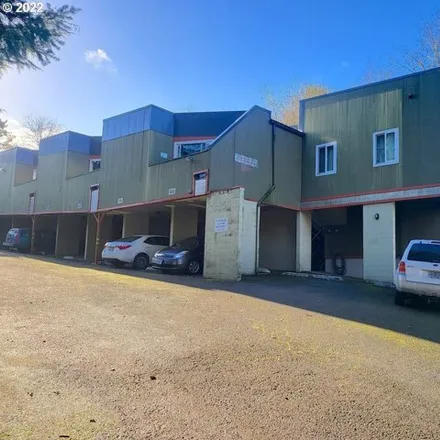 Buy this 2 bed condo on 6220 Southwest Capitol Highway in Portland, OR 97239