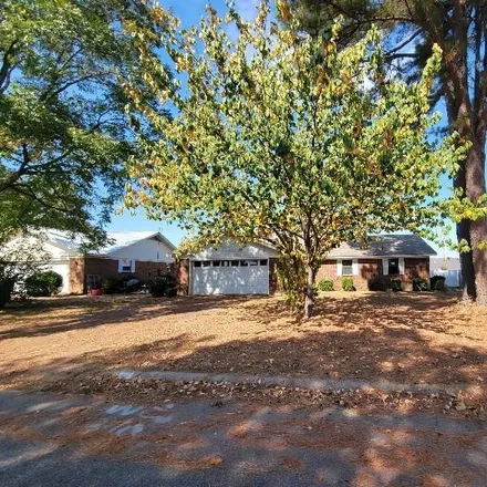 Buy this 3 bed house on 40 Sherwood Loop in Searcy, AR 72143