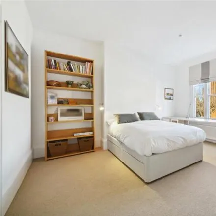 Image 9 - Perrymead Street, London, SW6 3SW, United Kingdom - Townhouse for sale